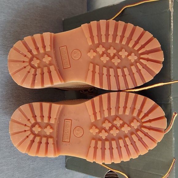 Timberland Kids size 8 Wheat Nubuck - Picture 5 of 6
